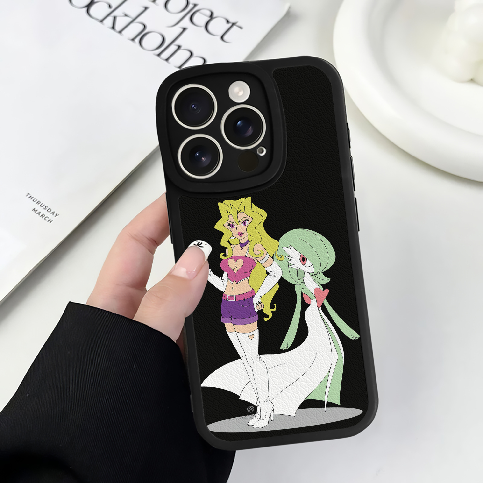 遊☆戯☆王 Yu-Gi-Oh! 【iPhone 16シリーズ対応】シリコンスマホケース（レザー調） 材質：シリコン
